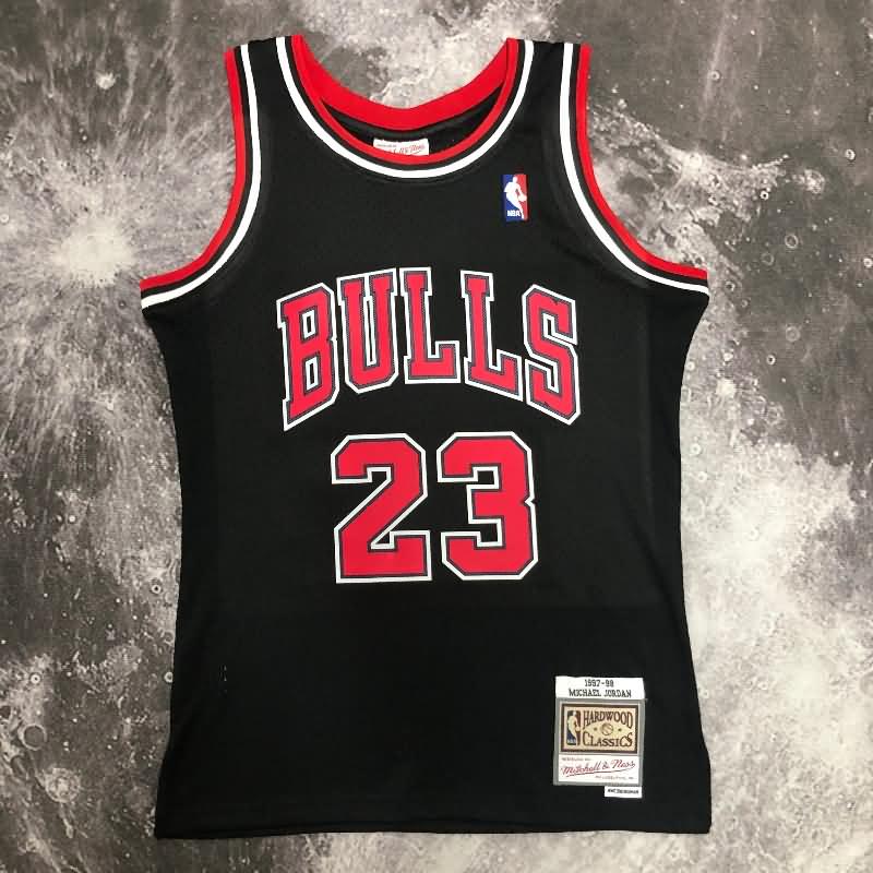 Chicago Bulls 1997/98 Black Classics Basketball Jersey (Hot Press)