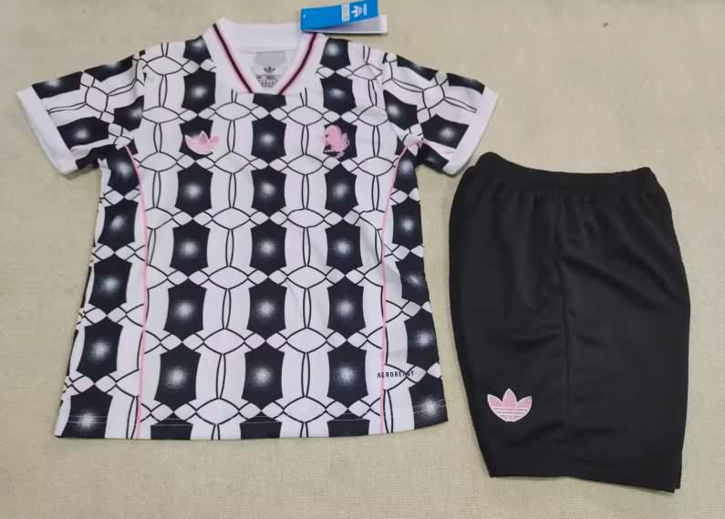 Kids Juventus 25/26 Training Soccer Jersey And Shorts