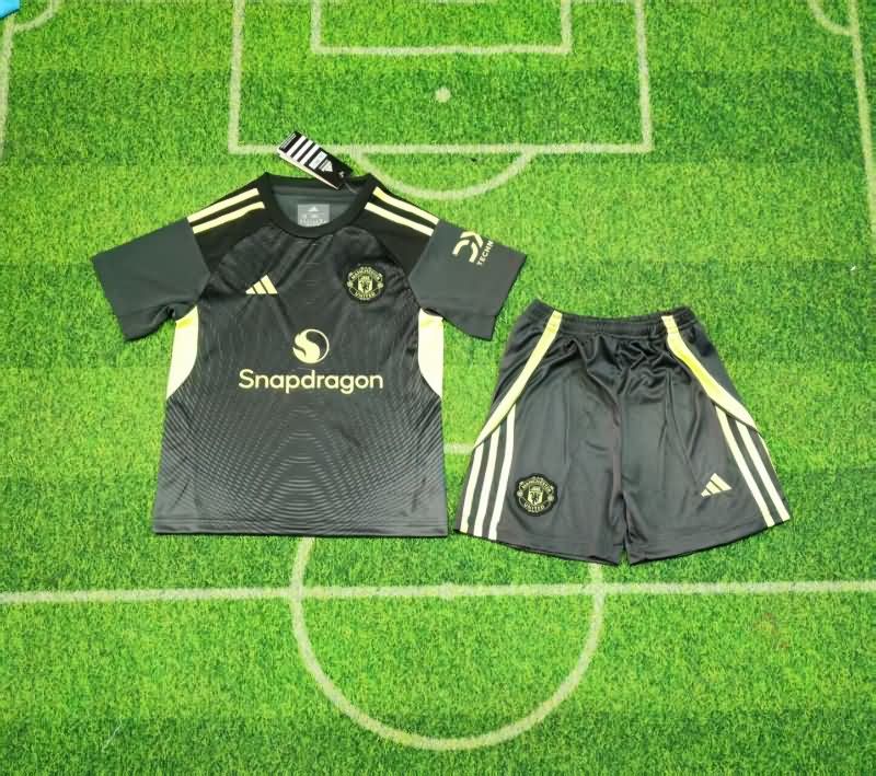 Kids Manchester United 25/26 Goalkeeper Black Soccer Jersey And Shorts Kids Manchester United 25/26 Goalkeeper Black Soccer Jersey And Shorts