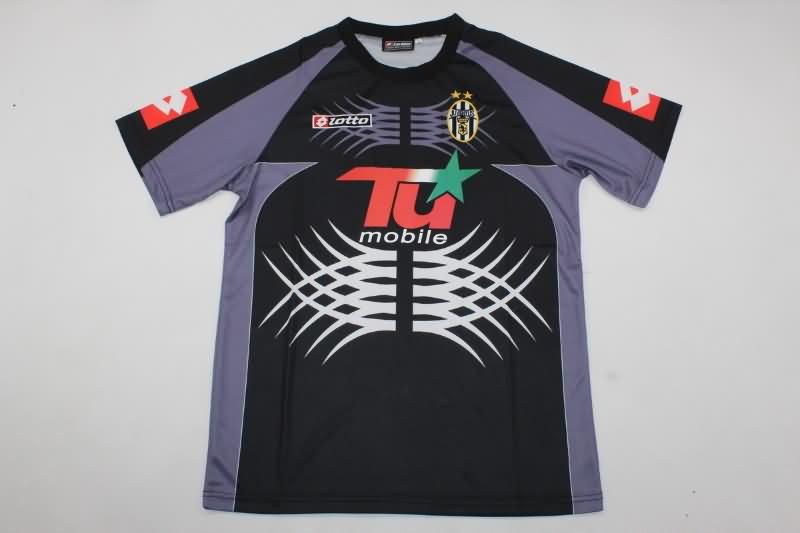 AAA Quality Juventus 2001/02 Goalkeeper Black Retro Soccer Jersey